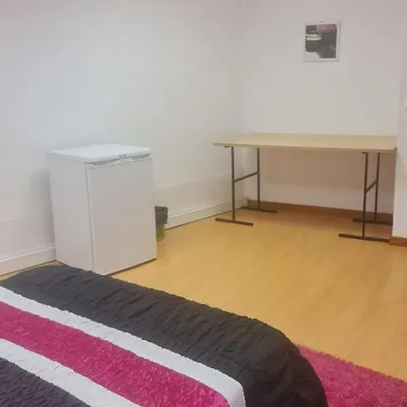 Center One Apartment *